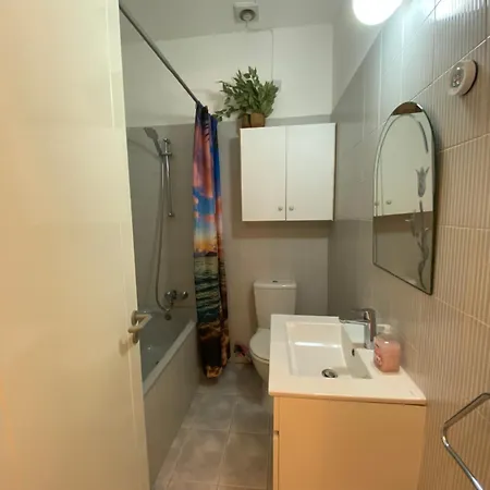 Sunny 2br In Near Beaches,protaras!