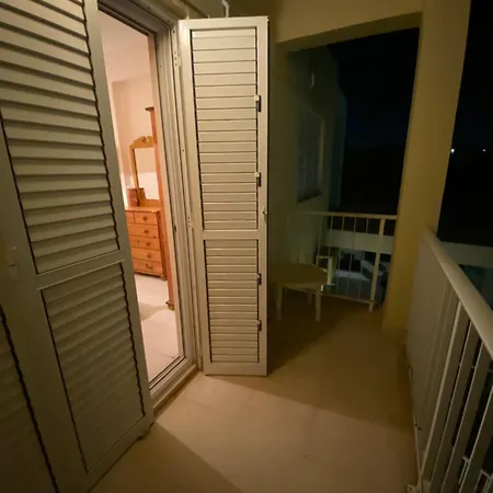 Sunny 2br In Near Beaches,protaras! *