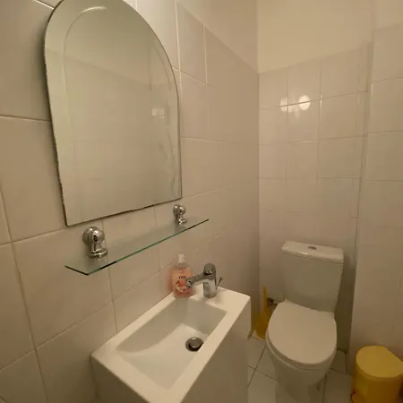 Sunny 2br In Near Beaches,protaras!