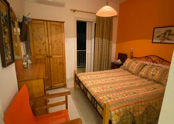 Sunny 2br In Near Beaches,protaras! *