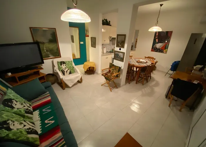 Sunny 2br In Near Beaches,protaras! Hébergement de vacances Paralímni