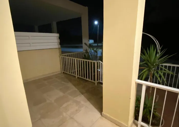 Sunny 2br In Near Beaches,protaras! Hébergement de vacances Paralímni