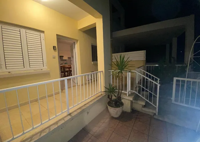 Sunny 2br In Near Beaches,protaras! Hébergement de vacances