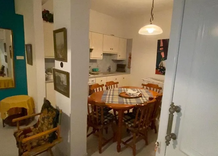 Sunny 2br In Near Beaches,protaras! Hébergement de vacances Paralímni