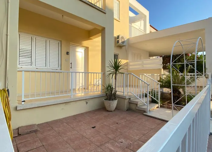 Sunny 2br In Near Beaches,protaras! Hébergement de vacances *