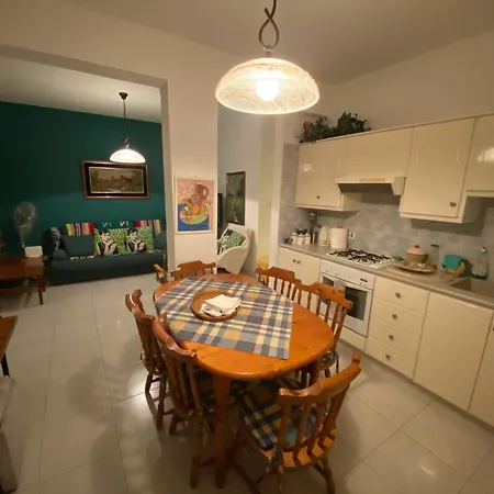 Sunny 2br In Near Beaches,protaras! Casa de Férias