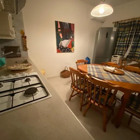 Sunny 2br In Near Beaches,protaras!