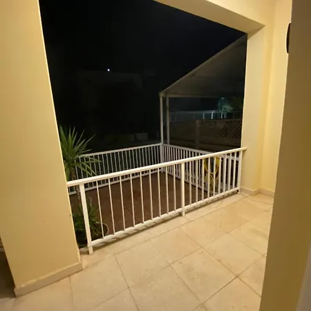 Casa de Férias Sunny 2br In Near Beaches,protaras! *