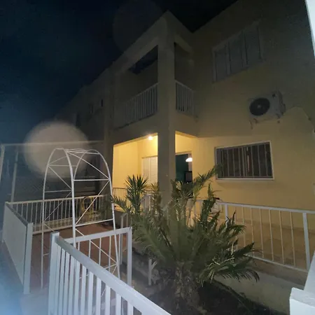 Casa de Férias Sunny 2br In Near Beaches,protaras! *
