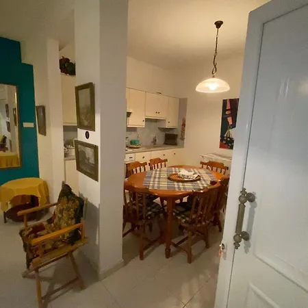 Sunny 2br In Near Beaches,protaras! Casa de Férias Paralimni