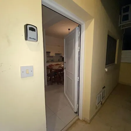 Sunny 2br In Near Beaches,protaras!