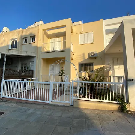 Case de vacanță Sunny 2br In Near Beaches,protaras!