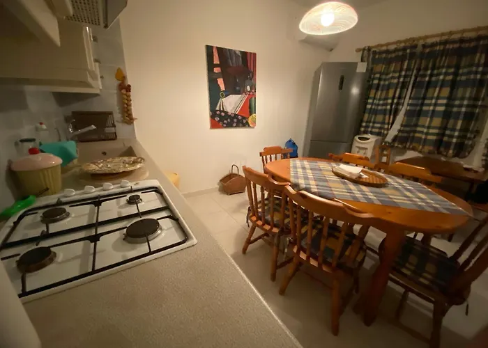 Sunny 2br In Near Beaches,protaras!