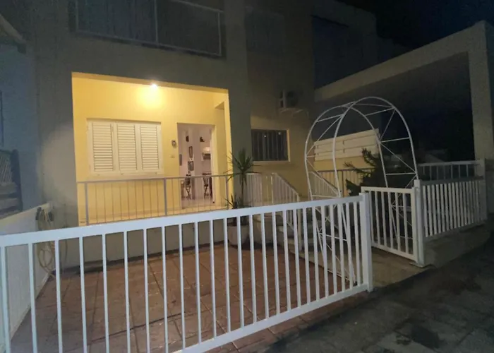 Feriehus Sunny 2br In Near Beaches,protaras! *